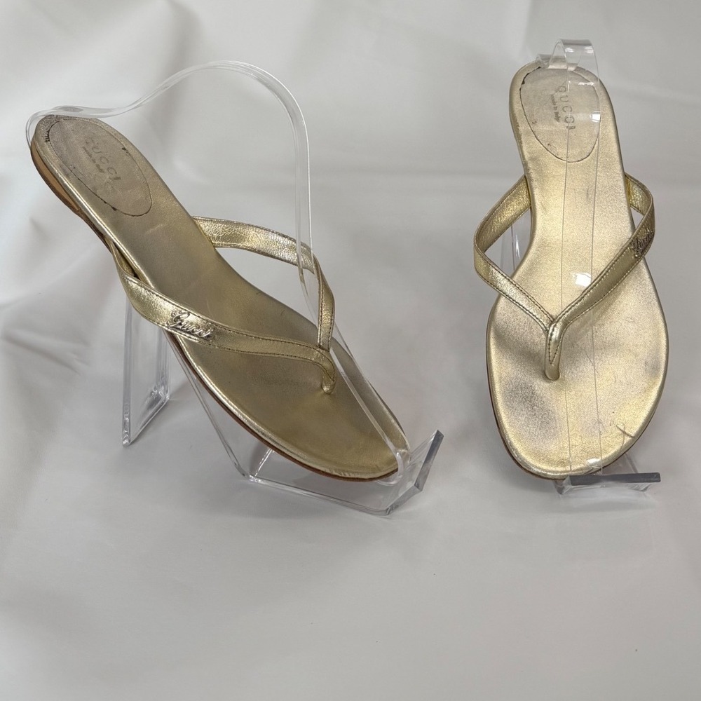 Gucci Gold Leather Thong Sandals Flip Flops GG Logo 36 1/2 EU 6.5 US Y2K 90s Vtg